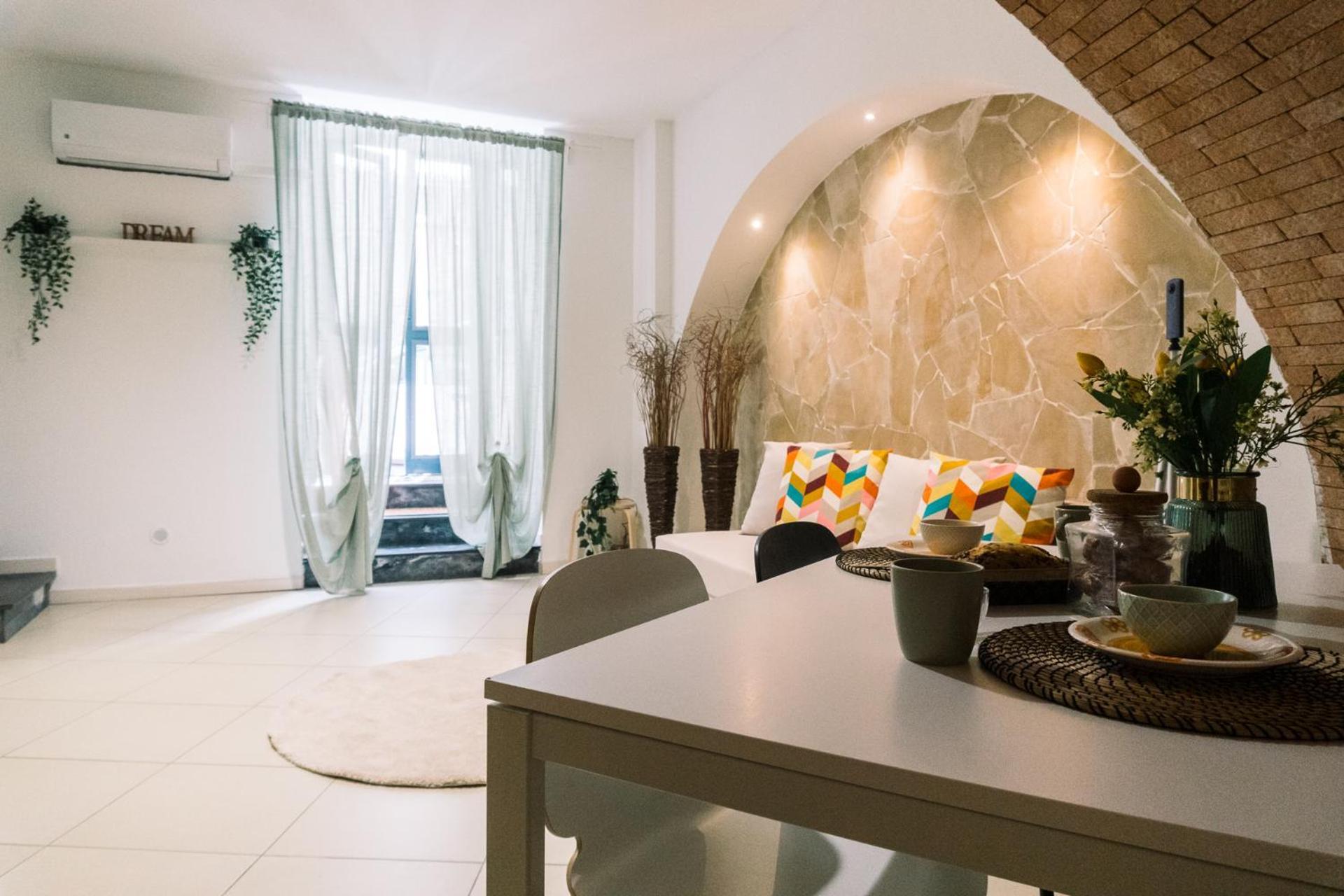 Dante House - By Holiday In The Ct Apartment Catania Exterior photo